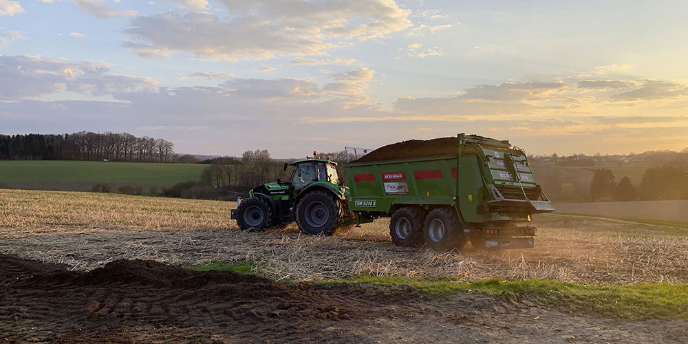 Leistung_Gruenlandpflege_1400_700